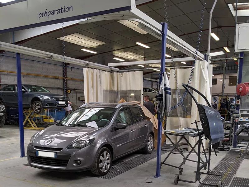 Atelier de carrosserie peinture auto à Rennes Atelier de carrosserie peinture auto à Rennes